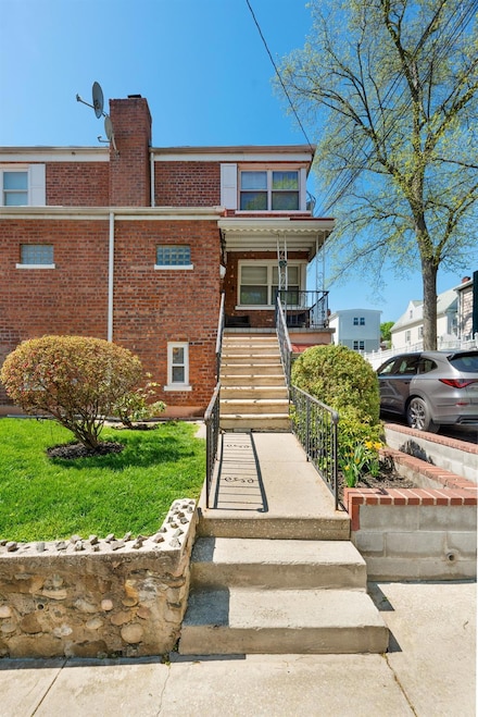 63 Laurel Place, Yonkers, NY 10704