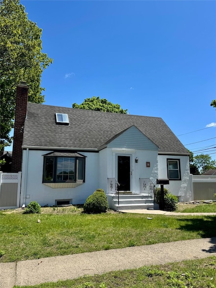 19 Underhill Ave, Hicksville, NY 11801
