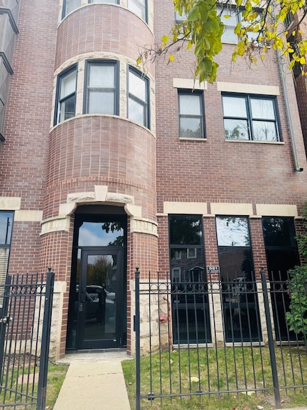 521 N Racine Ave Unit 5211, Chicago, IL 60642