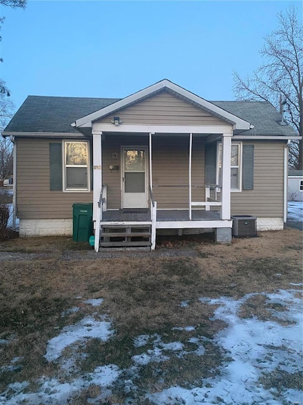 845 Mildred Ave, East Saint Louis, IL 62206