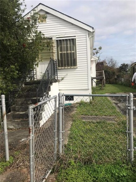 4121 Gibson St, New Orleans, LA 70122