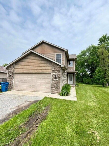 7520 W 140th Place, Cedar Lake, IN 46303