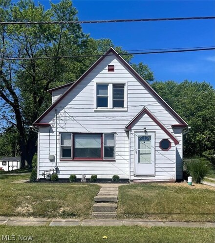 2147 Columbus Ave, Ashtabula, OH 44004
