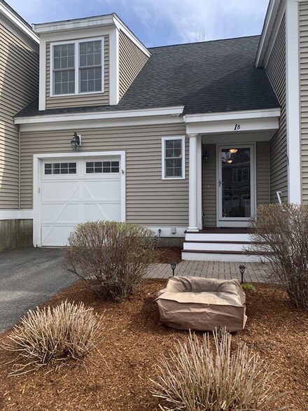 1 Longview Cir Unit B, Ayer, MA 01432