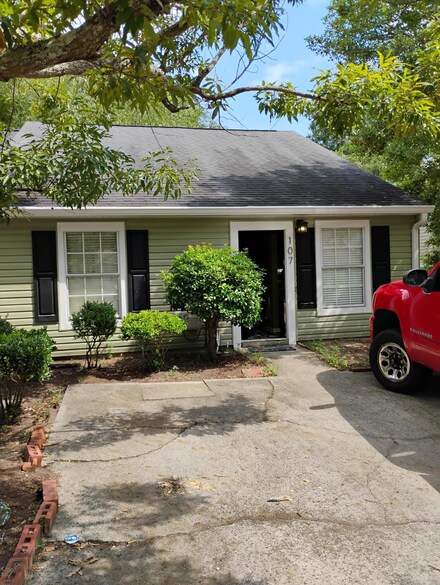 107 Raintree Ct, Aiken, SC 29803