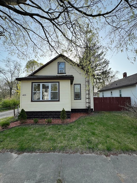 433 Langley St, Muskegon, MI 49442