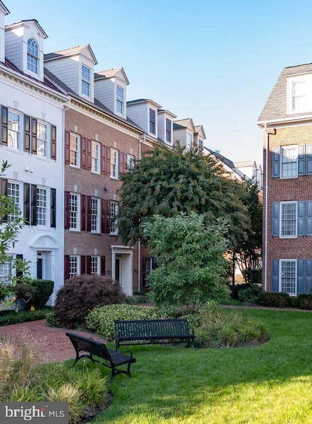 1225 Roundhouse Ln, Alexandria, VA 22314
