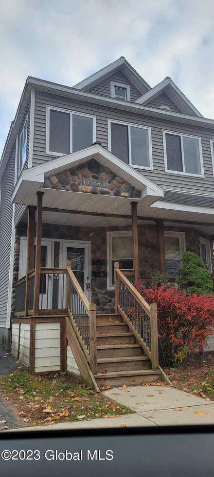 1058 Regent St, Schenectady, NY 12309
