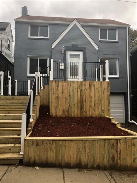 831 Elizabeth St, Turtle Creek, PA 15145