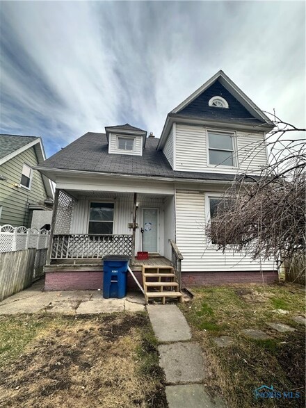 911 Oak St, Toledo, OH 43605