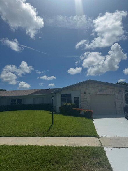 6281 Dusenburg Rd, Delray Beach, FL 33484