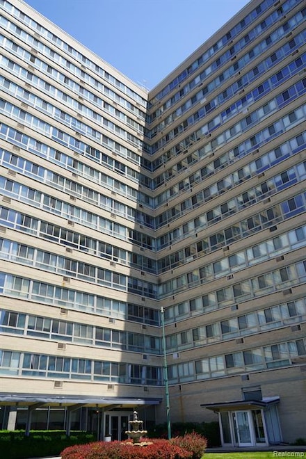 8900 E Jefferson Ave Unit 624, Detroit, MI 48214