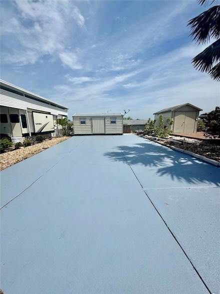 319 Broken Woods Blvd, Davenport, FL 33837