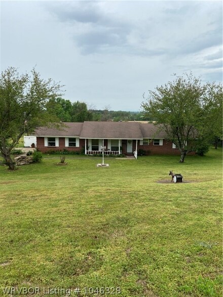 1926 W Shawntel Smith Blvd, Muldrow, OK 74948