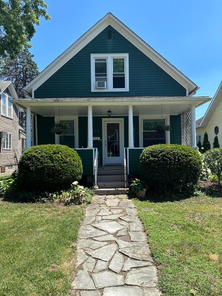 335 Franklin St, Chesterton, IN 46304