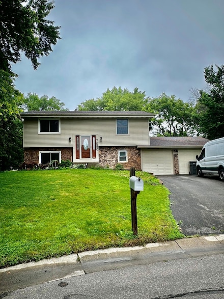 7080 Quail Cir, Eden Prairie, MN 55346