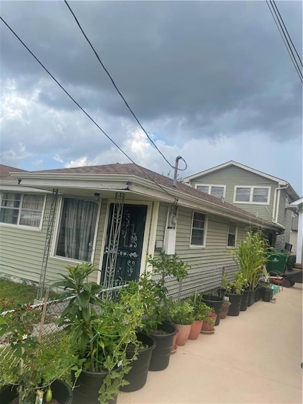 1307 Solon St, Gretna, LA 70053