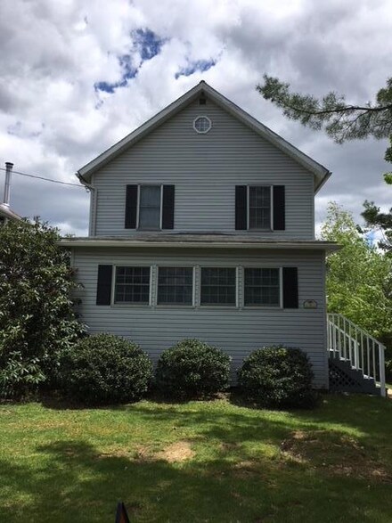 31 E 8th Ave, Clarion, PA 16214
