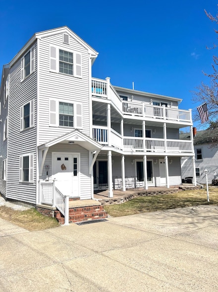133 W Grand Ave Unit 4, Old Orchard Beach, ME 04064