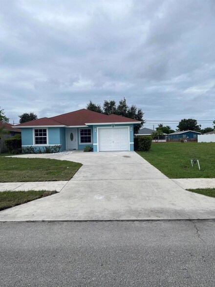 234 SW 10th Ave, Delray Beach, FL 33444