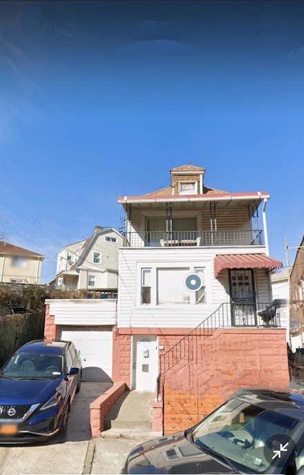 3235 N Chestnut Dr, Bronx, NY 10467