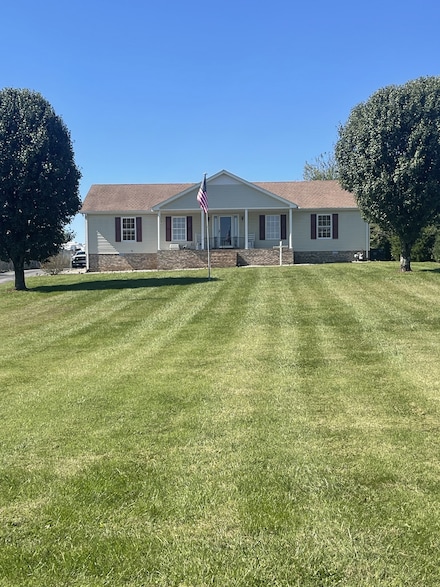 1021 Maple Grove Rd, Lafayette, TN 37083