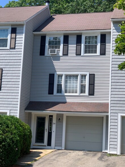 15 Culver St Unit 54, Plaistow, NH 03865