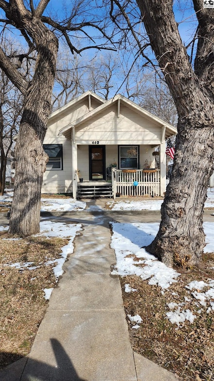 612 E 3rd Ave, Hutchinson, KS 67501