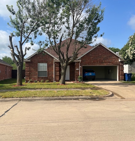 4214 Carrington Dr, Garland, TX 75043