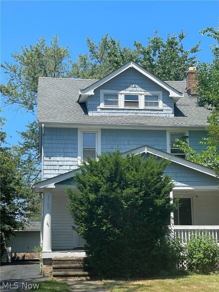 3765 Northampton Rd, Cleveland, OH 44121