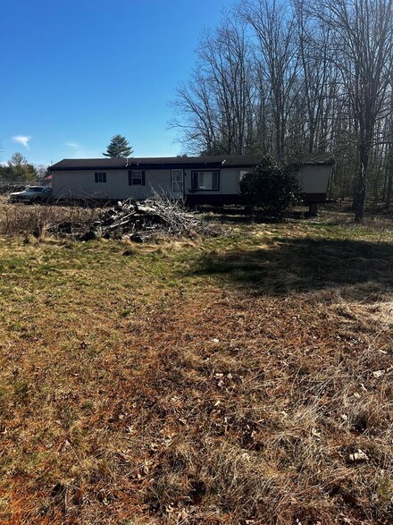 322 Pinewood Dr, Shady Spring, WV 25918