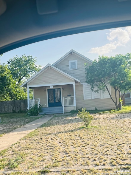 1201 N Getty St, Uvalde, TX 78801