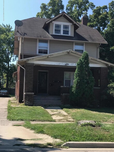 808 Vine St, Lansing, MI 48912