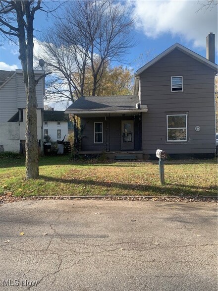 425 Beaver St, Conneaut, OH 44030