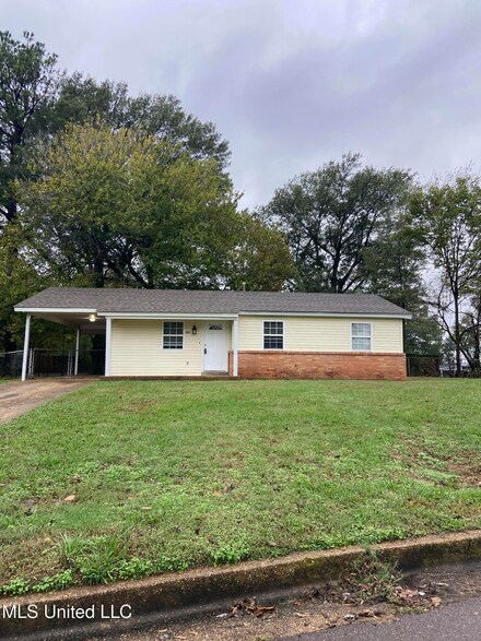 1841 Vaught Cir, Southaven, MS 38671