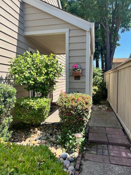 2005 Cedar Ridge Dr, Stockton, CA 95207