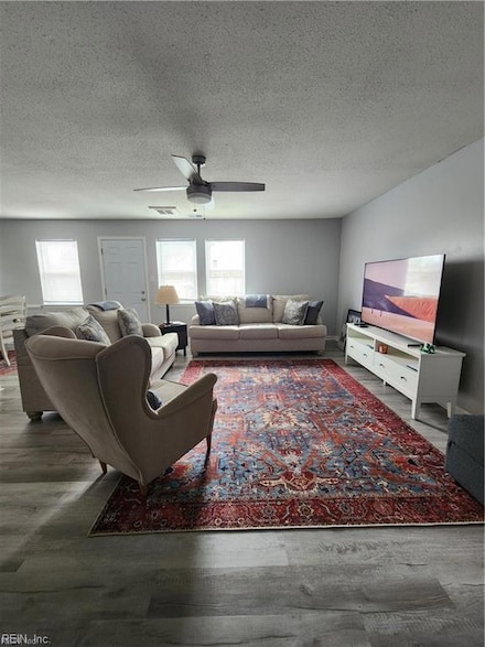 1401 Wendfield Dr Unit 101, Virginia Beach, VA 23453
