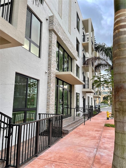8265 NW 41st St Unit 303, Doral, FL 33166