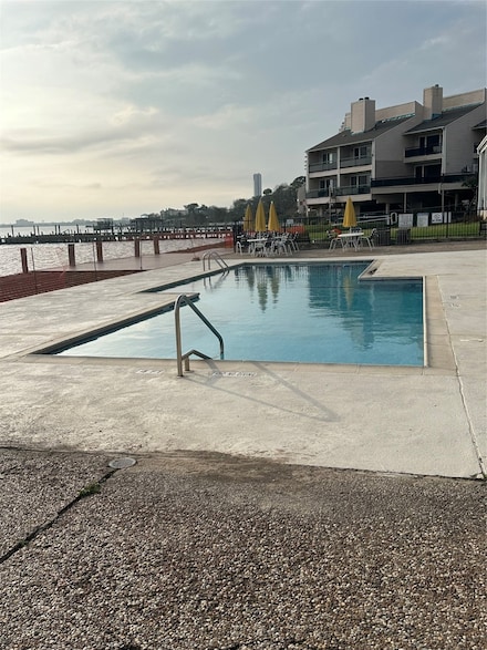 3535 Nasa Road 1 Unit 52, Seabrook, TX 77586