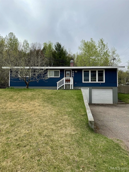 900 Wabash St, Ishpeming, MI 49849