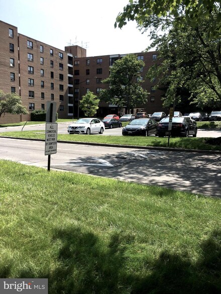 6317 Park Heights Ave Unit 410, Baltimore, MD 21215