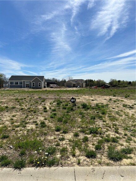 9252 Chaumont Ave, Sugarcreek Township, OH 45458