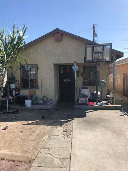 2258 E Hatchway St, Compton, CA 90222
