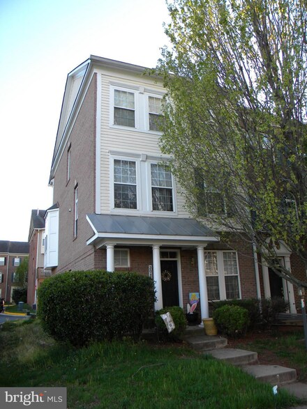 20857 Quay Ln, Sterling, VA 20165