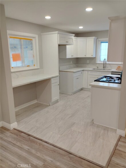 5710 Burlingame Dr, Riverside, CA 92504