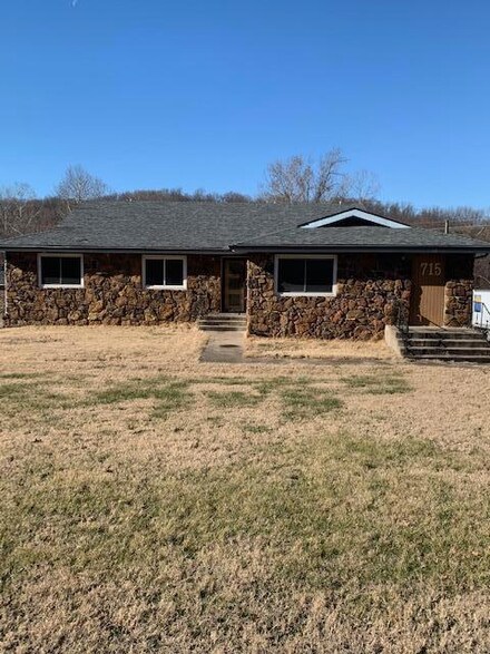 715 N Business Hwy 71, Anderson, MO 64831