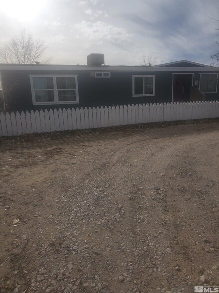 1022 Yucca Ln, Fallon, NV 89406