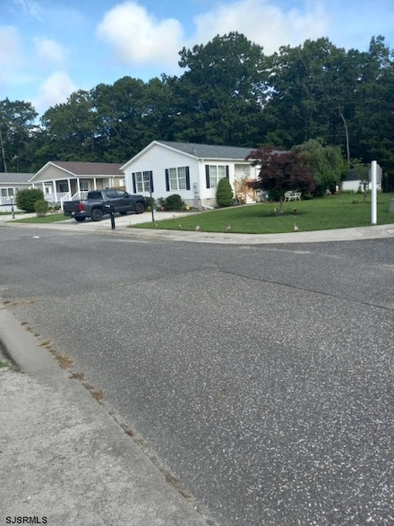 8 Fernwood Ln, Mays Landing, NJ 08330