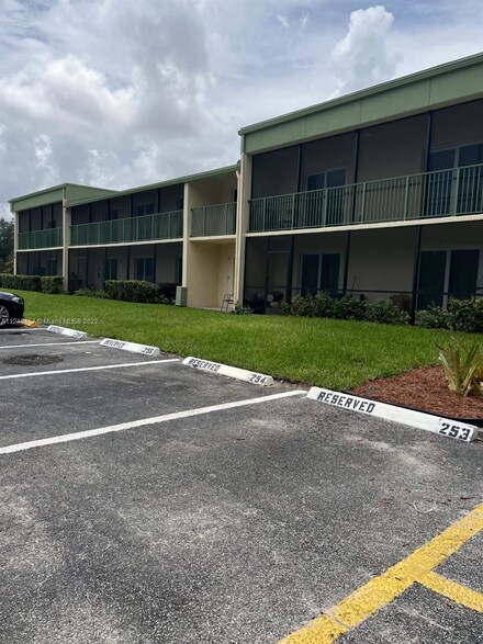 4119 NW 88th Ave Unit 206, Coral Springs, FL 33065