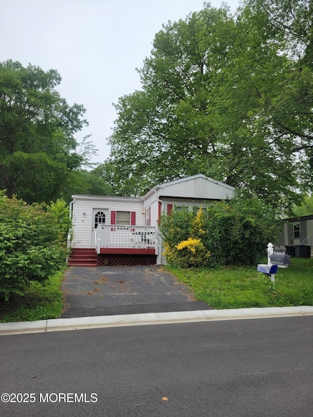 39 Antonia Dr, Jackson Township, NJ 08527